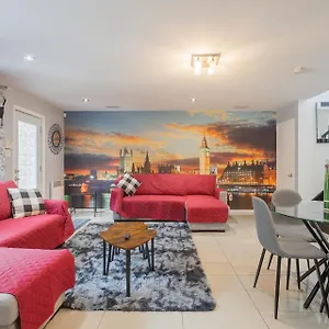 Hébergement de vacances Amazing 4-bedrooms, Montréal